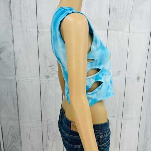 VINTAGE 90s Pro West SMALL Redondo Beach Pirate Skull Blue Tie Dye Crop Top - Picture 2 of 3